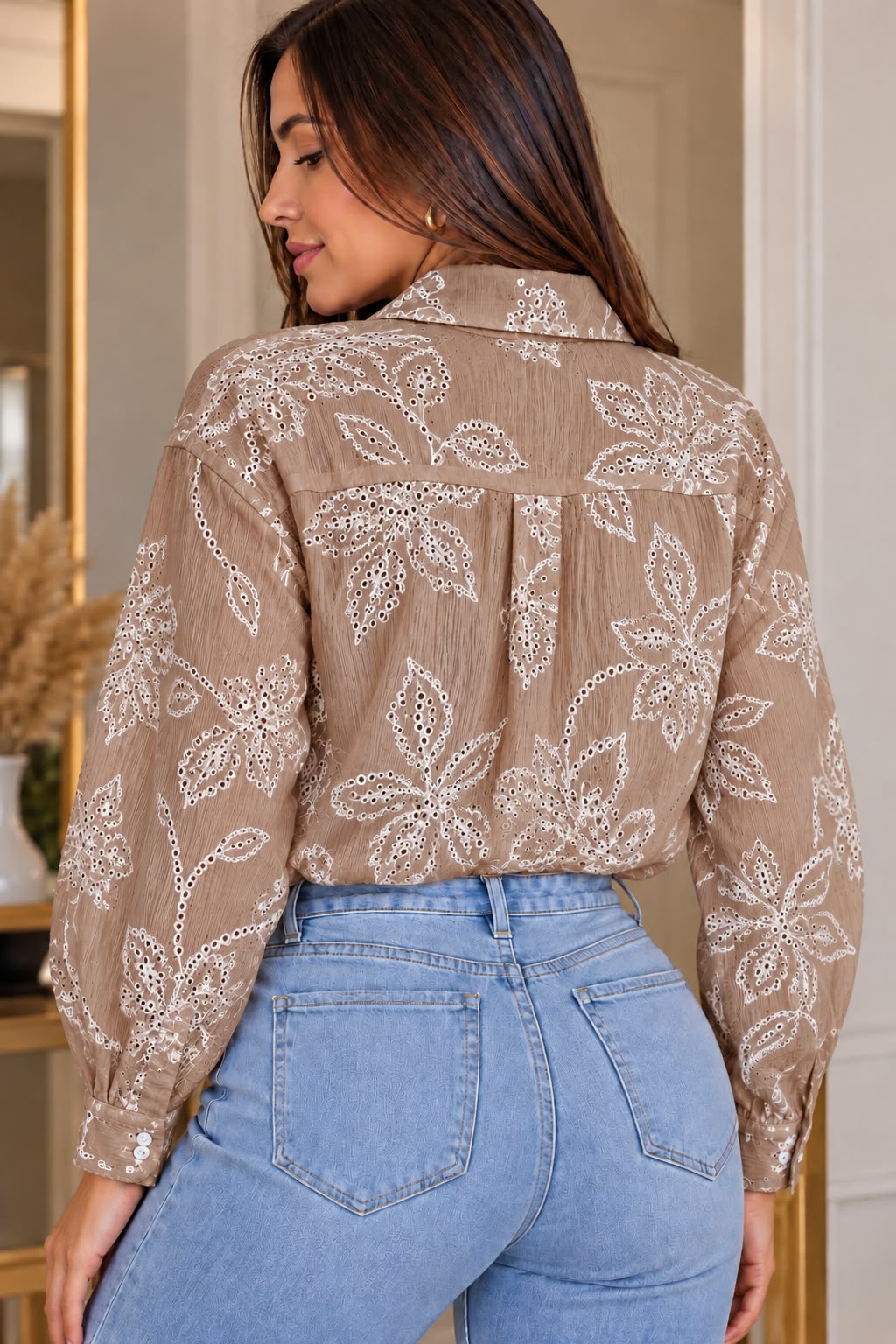 Camisa Orquídea Chocolate, vista espalda