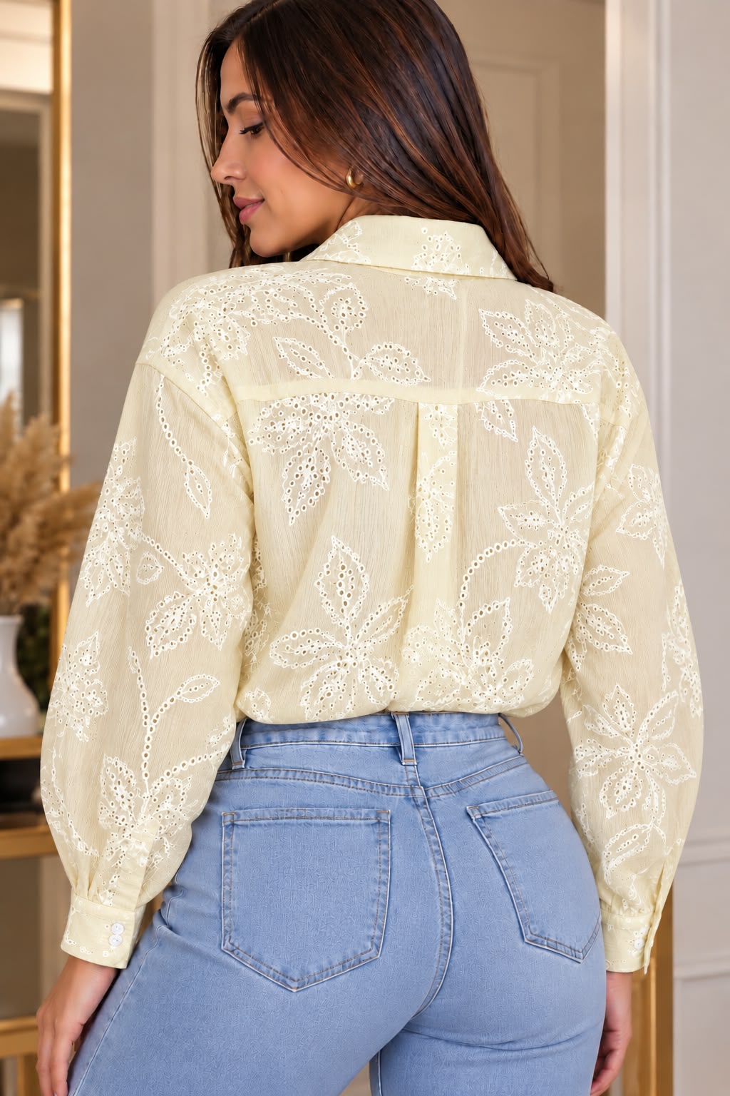Camisa Orquídea Mantequilla, vista espalda